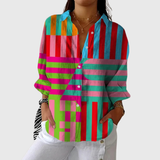 Blusa vibrante y liviana con diseño estampado