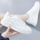 Zapatillas blancas elegantes de comodidad ligera