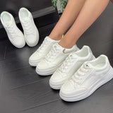 Zapatillas blancas elegantes de comodidad ligera